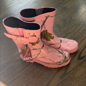 Realtree Pink Camouflage Boots